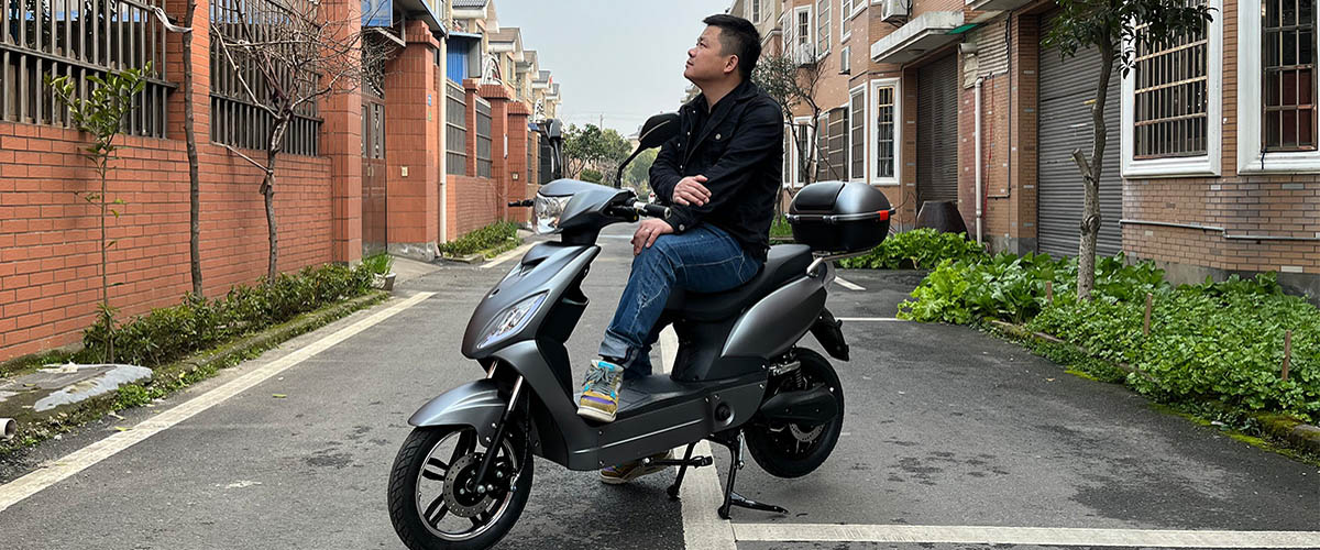 electric-scooter-with-pedals-for-adults1.png